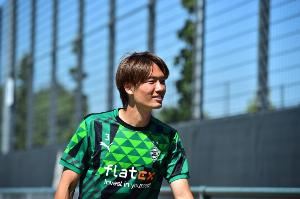 德天空：板仓滉与阿贾克斯谈妥4+1合同，年薪200万-300万欧