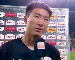 方镜淇谈主力门将之争：我的工作是让球队变更好，若是替补也接受